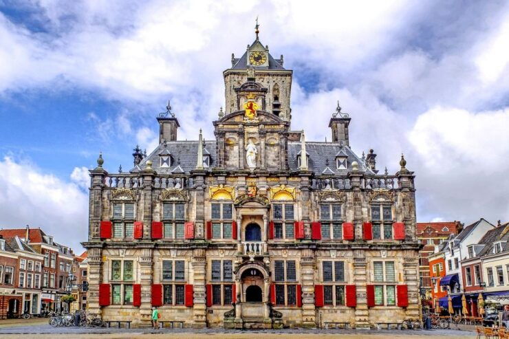 From Amsterdam: Delft and The Hague Private Tour - Host and Languages