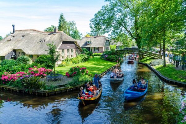 From Amsterdam: Giethoorn Tour Including Cruise and Walking Tour - Directions to This Is Holland