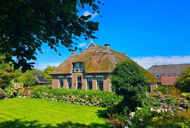 From Amsterdam: Giethoorn & Zaanse Schans Tour W/ Small Boat - Important Information