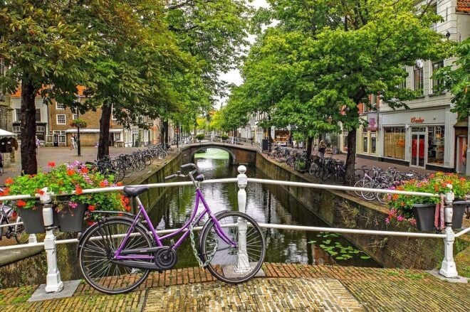 From Amsterdam: Keukenhof Gardens, The Hague and Delft Tour - Additional Attractions