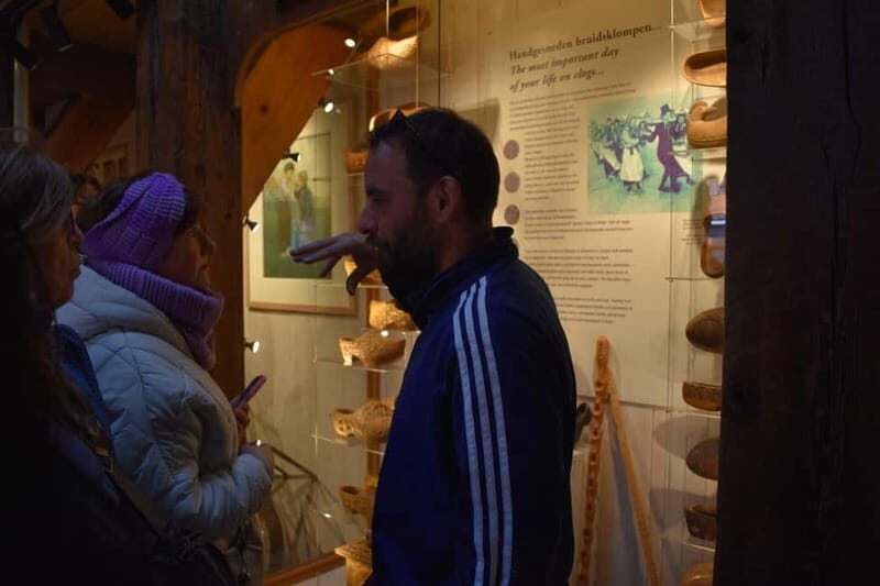 From Amsterdam: Keukenhof Tulips, Windmills & Volendam - Who Will Love This Tour?