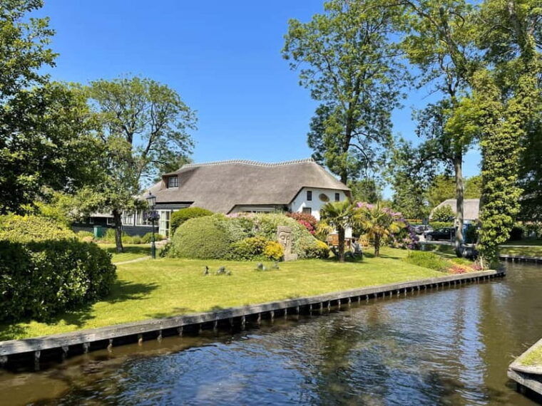 From Amsterdam: Private Car Tour to Giethoorn and Blokzijl - What to Keep in Mind