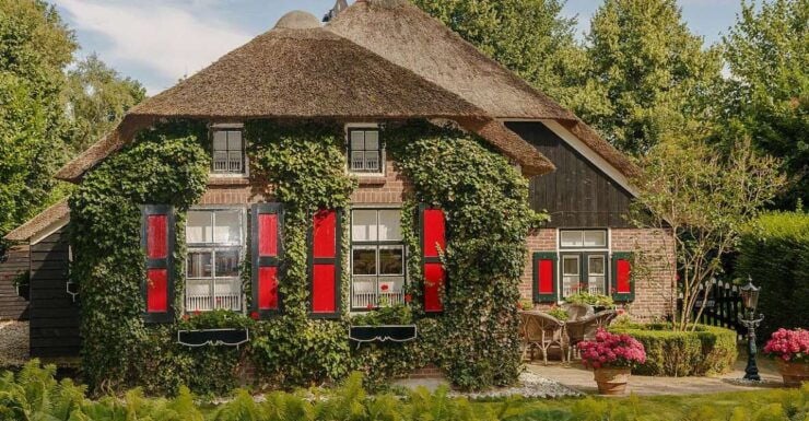 From Amsterdam: Private Day Trip to Giethoorn and Lelystad - Explore Lelystad