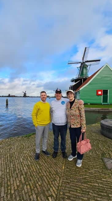 From Amsterdam, Private tour in Tesla, Windmills & Volendam. - Good To Know