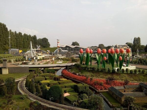 From Amsterdam: Private Tour to the Keukenhof and Madurodam - Flexible Cancellation Policy