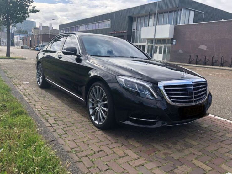 From Amsterdam: Private Transfer to Paris - Stress-Free and Personalized Meet and Greet Service