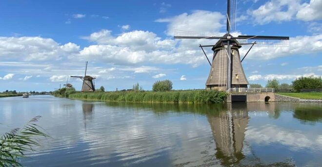 From Amsterdam: See Kinderdijk, Euromast, Delft and Den Haag - Seeing the Windmills of Kinderdijk