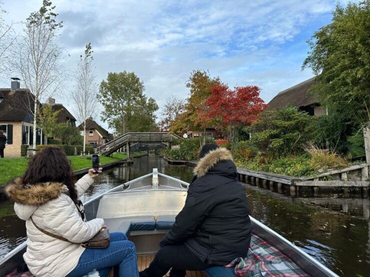 From Amsterdam: Small Group Giethoorn Tour With Mercedes Van - Tour Experience and Itinerary