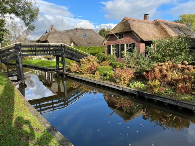 From Amsterdam: Small Group Giethoorn Tour With Mercedes Van - Tour Options and End Locations