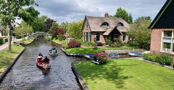 From Amsterdam: Small Group Giethoorn Tour With Mercedes Van - Customer Reviews and Testimonials