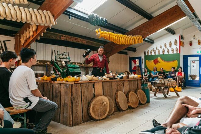 From Amsterdam: Zaanse Schans, Edam, & Marken Full-Day Trip - Visiting Volendams Cheese Factory