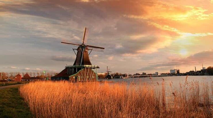 From Amsterdam: Zaanse Schans, Edam, Volendam, & Marken Tour - Itinerary Highlights