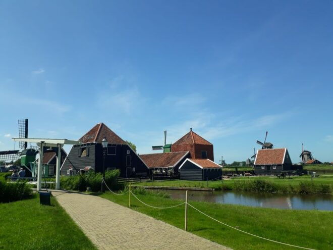 From Amsterdam: Zaanse Schans Windmills Private Tour - The Sum Up