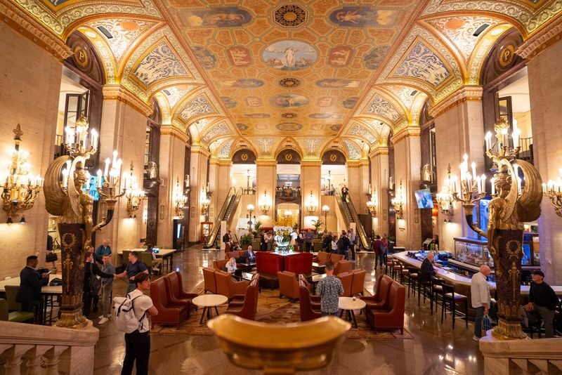 From Architecture to Food Tour in Chicago - The tour’s best features at a glance