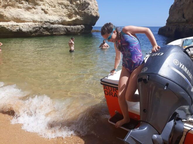 From Armação De Pêra: Private Benagil Beaches Boat Tour - Experience