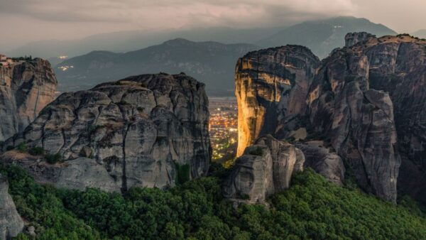 From Athens: 2-Day Delphi and Meteora Private Tour - Day 2: Discovering Meteora