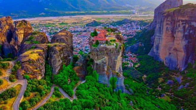 From Athens: 2-Day Delphi and Meteora Private Tour - Rest and Breakfast in Meteora