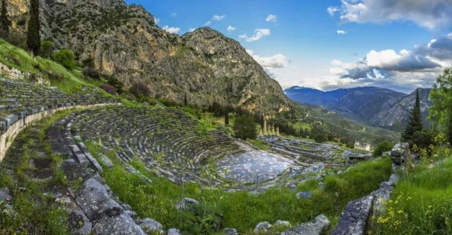 From Athens: 3-Day Tour to Olympia, Delphi and Meteora - Day 2: Exploring Delphi