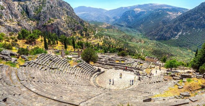 From Athens: Delphi Oracle & Stadium Private Historical Tour - Visit to the Monastery of St. Lucas