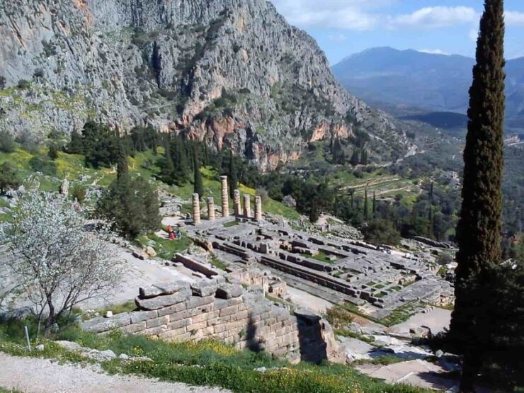 From Athens: Delphi Private Tour With Lunch Time - Scenic Drive and Stops