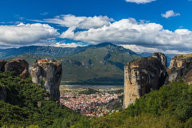 From Athens: Meteora Daytrip by Train & Bus With Audioguide - Exploring the Town of Kalabaka