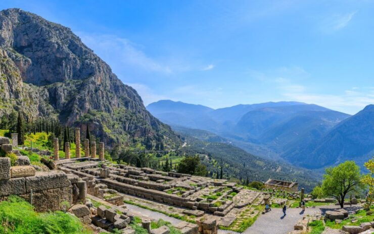 From Athens: Mythical Delphi & Arachova Private Day Trip - Experience