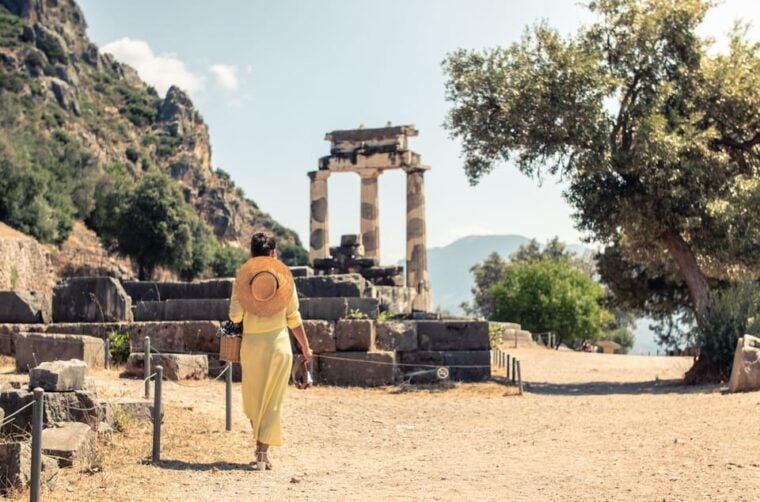 From Athens: Private Delphi and Thermopylae Guided Day Trip - Frequently Asked Questions