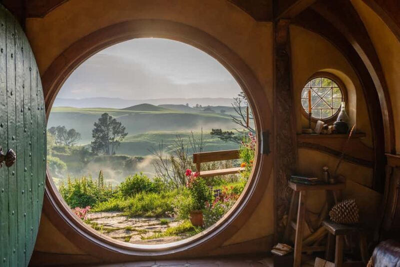 From Auckland: Hobbiton Movie Set Day Tour with Picnic Lunch - Authentic Insights from Reviewers