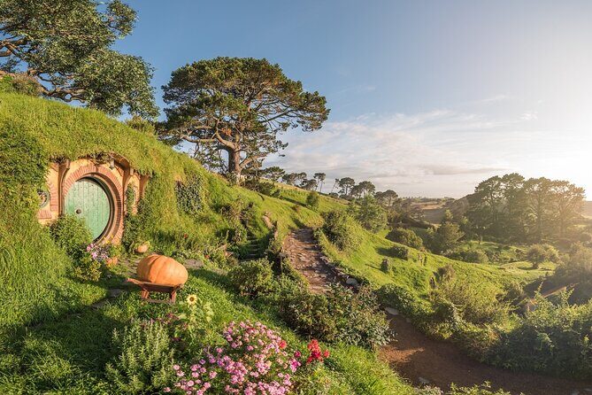 From Auckland- Hobbiton Movie Set & Te Puia Small Group Day Tour - Transportation, Timing, and Group Dynamics