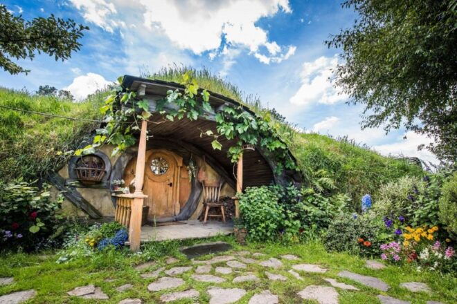 From Auckland: Hobbiton & Waitomo Caves Day Trip With Lunch - Common Questions