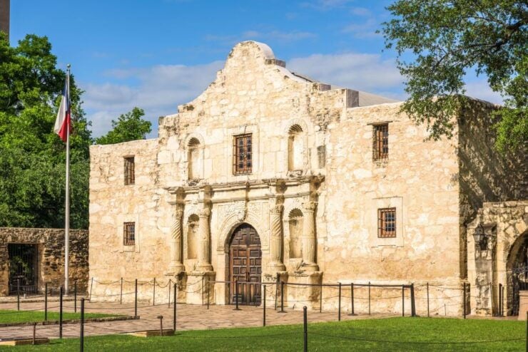 From Austin: San Antonio Day Trip With Alamo and Boat Cruise - Alamo and Battle of the Alamo
