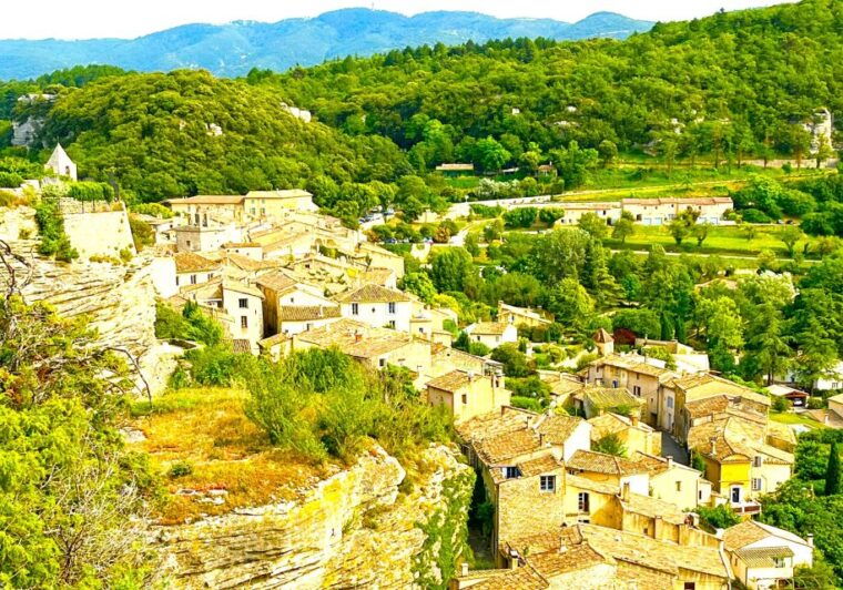 From Avignon: the Best of Luberon - Scenic Villages: Exploring Gordes and Roussillon