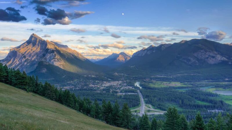 From Banff: Banff Wildlife & Scenic Highlights Premium Tour - Additional Considerations: Pros & Cons