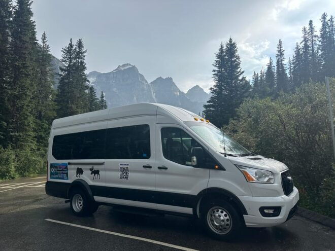 From Banff/Canmore: Moraine Lake & Lake Louise 1.5 Hrs Each - Comfortable Travel