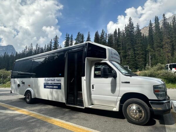 From Banff/Canmore: Moraine Lake & Lake Louise 1.5 Hrs Each - Packing Essentials