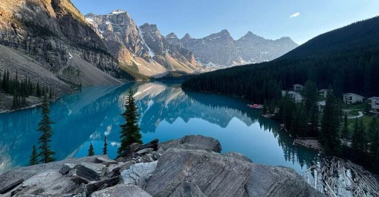 From Banff: Moraine Lake Sunset and Lake Louise Dinner - Pricing and Reservation