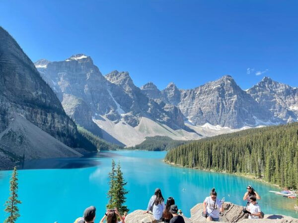 From Banff: Shuttle Bus to Moraine Lake and Lake Louise - Transportation and Comfort