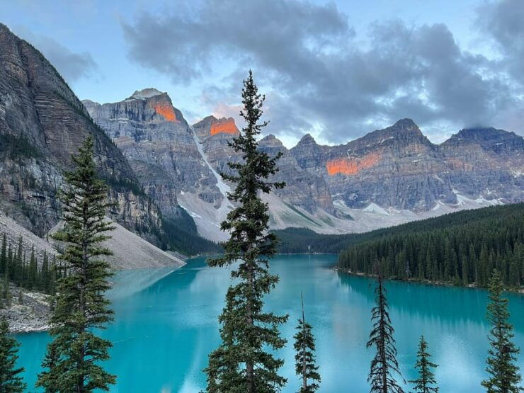 From Banff: Sunrise Adventure Moraine Lake & Lake Louise - Itinerary and Highlights