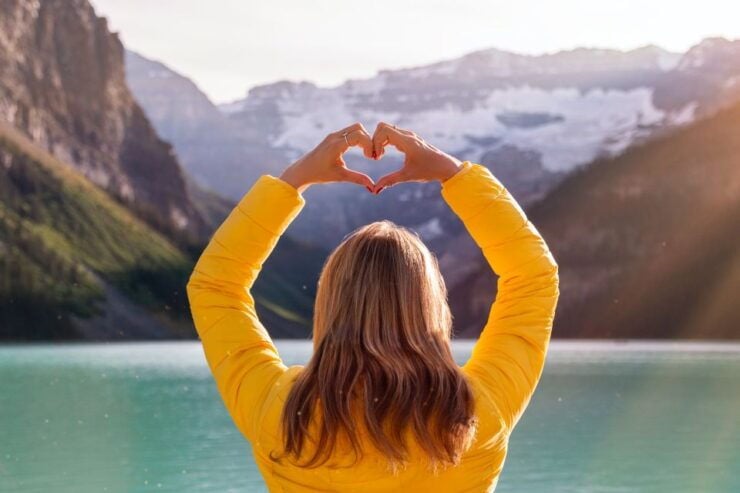 From Banff: Sunrise at Moraine Lake & Lake Louise - Good To Know