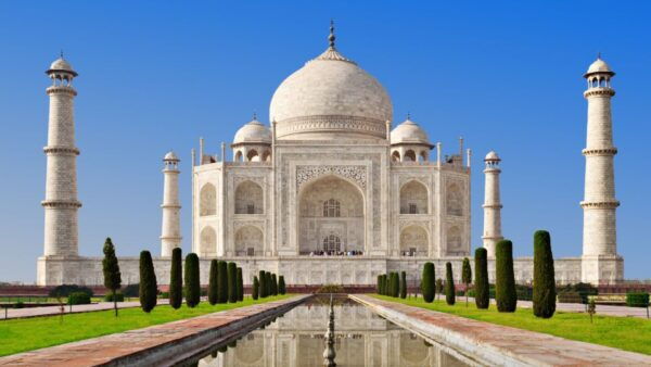 From Bangalore: Day Tour to Agra and Taj Mahal by Plane - Languages Available