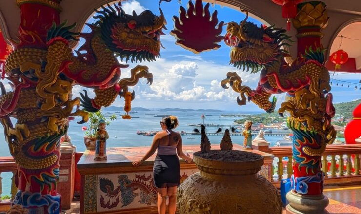 From Bangkok: Day Tour Koh Sichang Island With Tuktuk Tour - Group Size Information