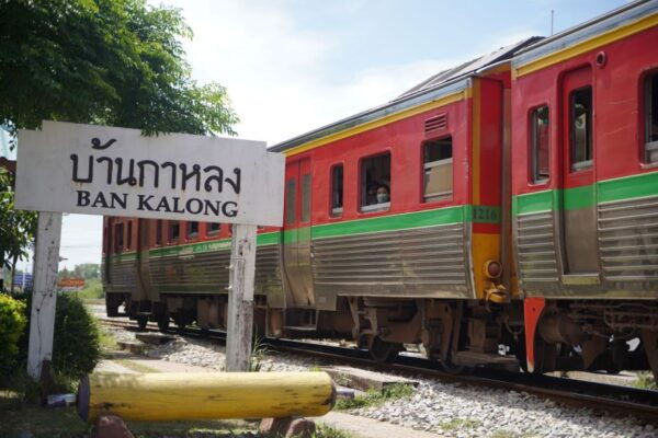 From Bangkok: Floating Market and Ayutthaya Guided Day Tour - Common Questions
