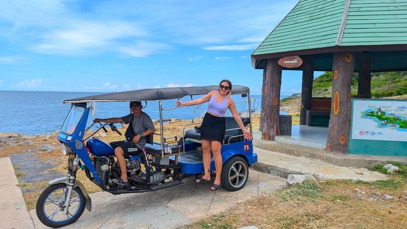 From Bangkok/Pattaya: Day Tour Koh Sichang Island with Tuktuk Tour - The quick take
