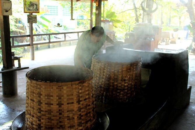 From Bangkok: Thaka Floating Market - Overview of the Experience