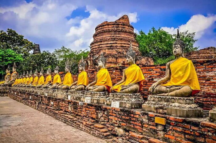 From Bangkok: Tour Ayutthaya + Lunch + Spanish Guide - Experiencing Local Thai Cuisine