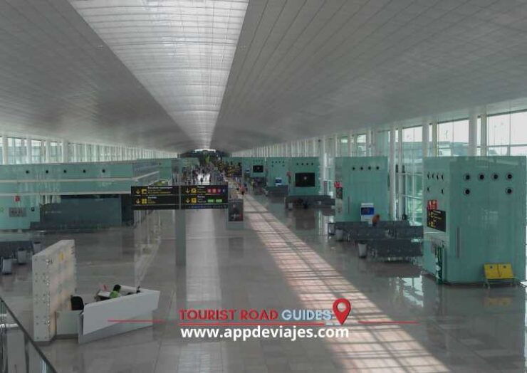 From Barcelona: BCN Orientation With Pick-Up Upon Arrival - Arrival Experience