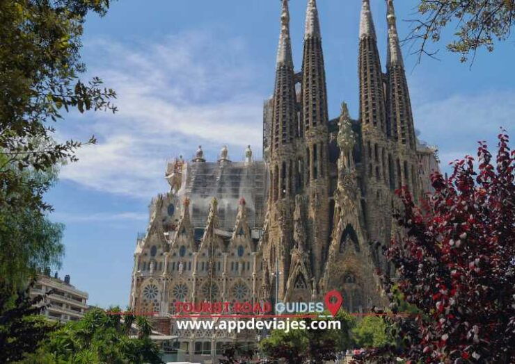 From Barcelona: City Highlights Tour Private 4 Hours - Good To Know
