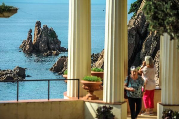 From Barcelona: Costa Brava Day Tour With Lunch - How to Book the Tour