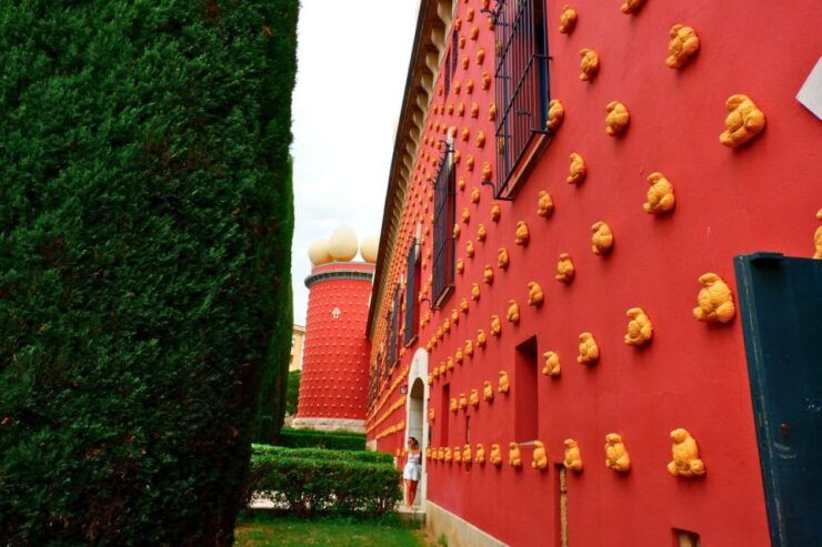 From Barcelona: Dalí and Medieval Girona Private Day Trip - Dalí Museum Experience