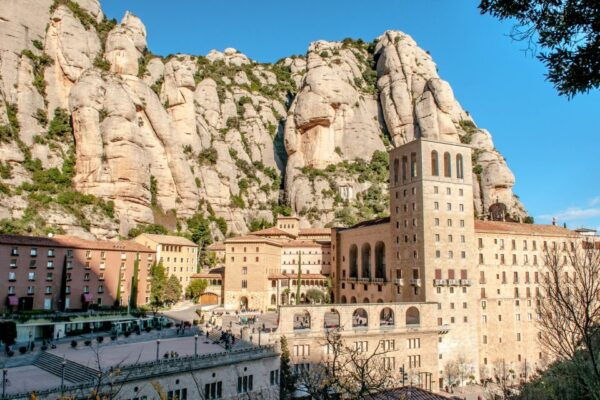 From Barcelona: Full-Day Montserrat & Wine Small Group Tour - Tips for a Memorable Experience